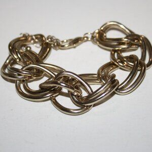 Beautiful gold chunky link bracelet 8-10"